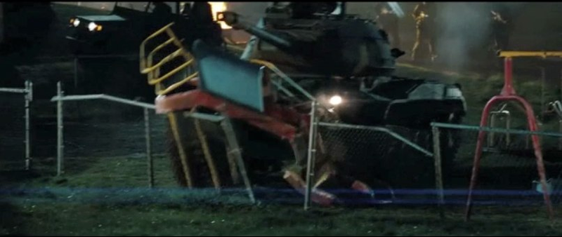 Illustration for article titled 61 Super 8 screengrabs unlock the clues in J.J. Abrams' new trailer